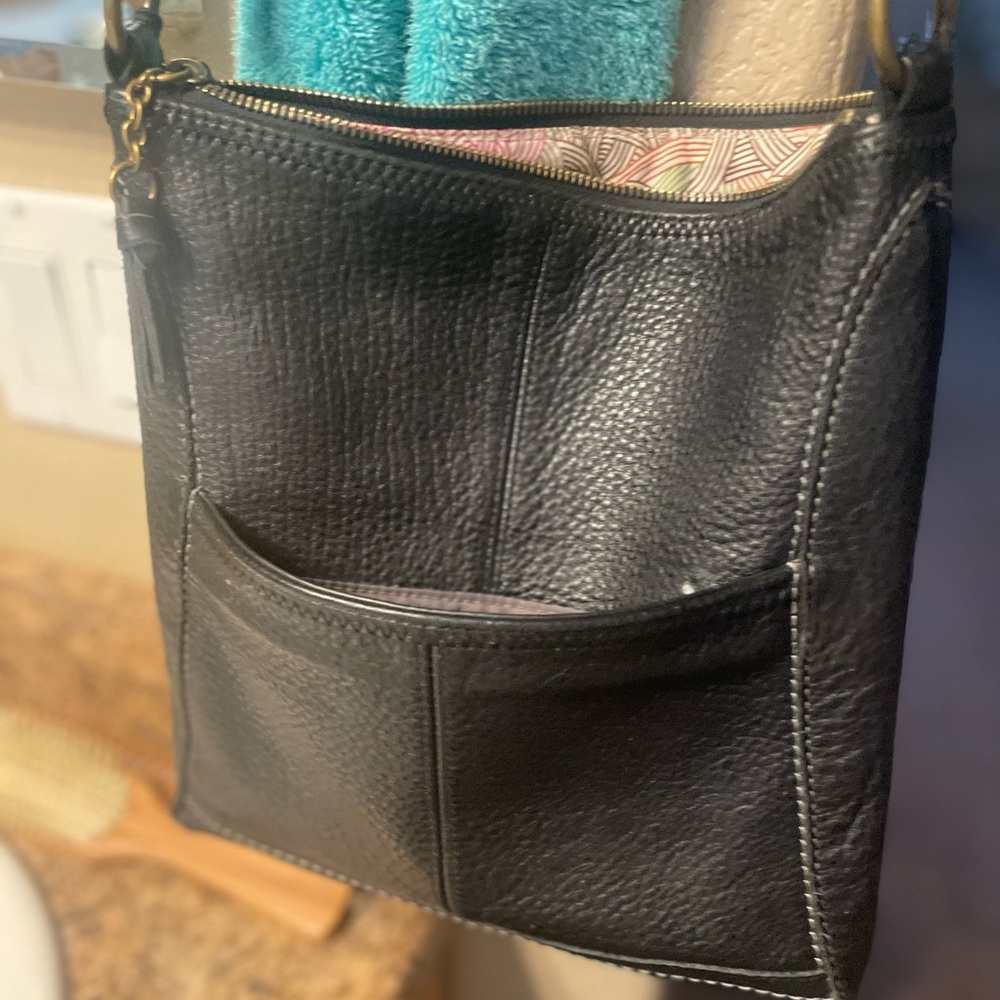 Elegant Black Leather Shoulder Bag